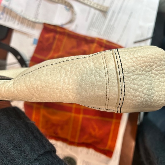 Authentic Coach All Leather White Purse - Picture 13 of 17